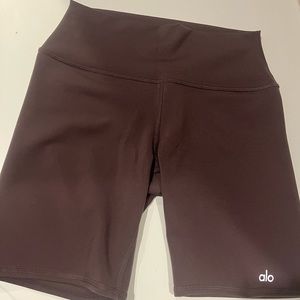 Alo high waist 7” biker shorts size Large